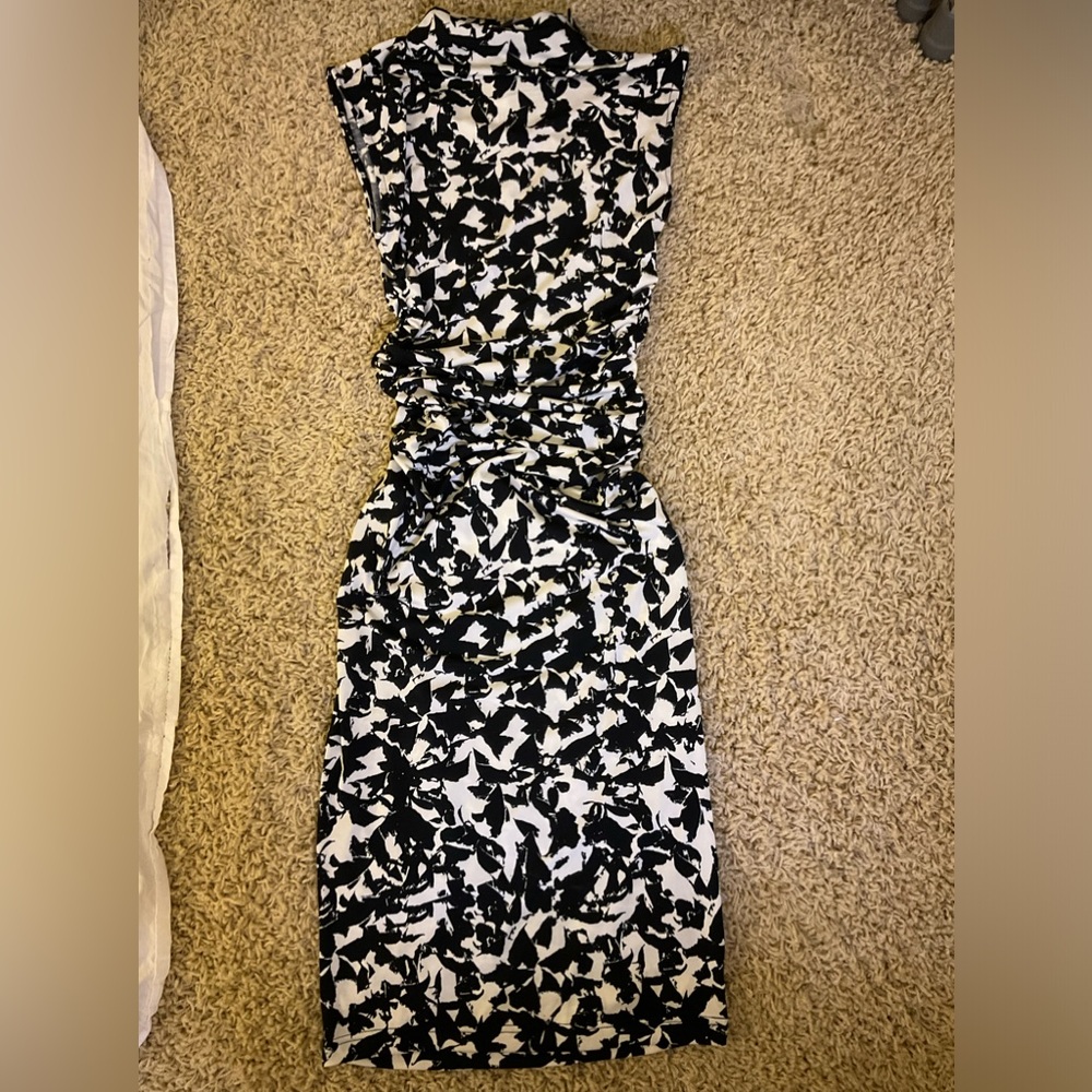 ❌FINAL❌ H&M Patterned Dress - Picture 2 of 6